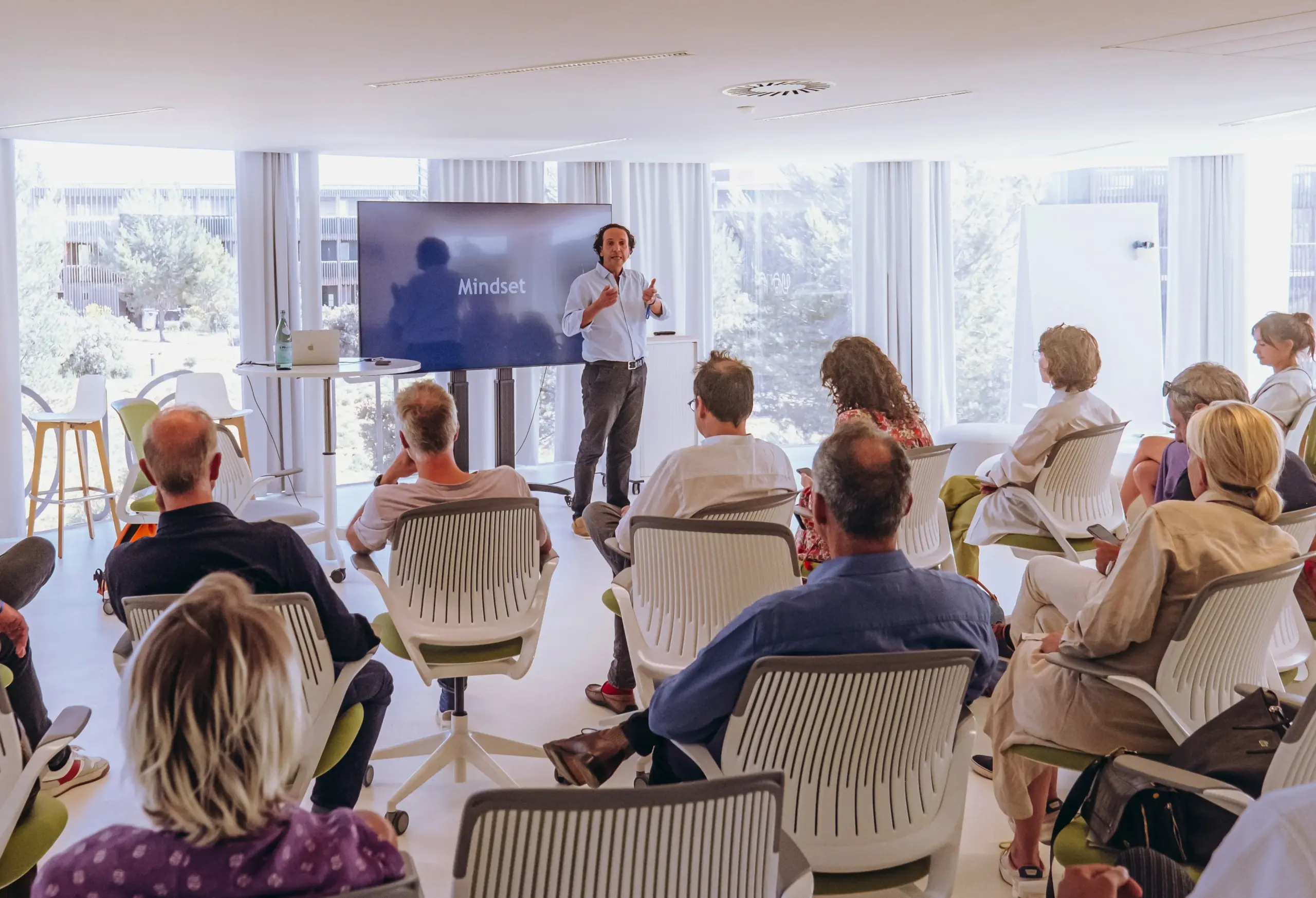 Formation en salle à thecamp — équipes en atelier IA
