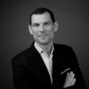 1651472748179